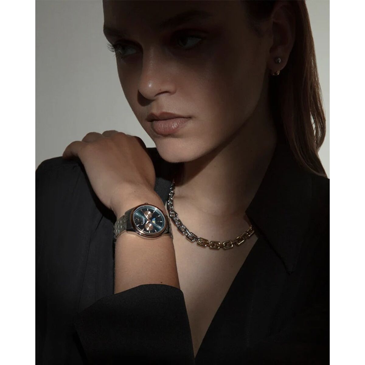 V4H250453B5664F85AA0612955197D283E7R6827201P2