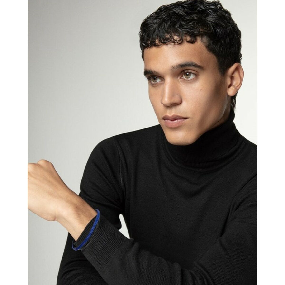 V4H8A19BF44952EB3565F8ACE2D174D27A8R6850099P2