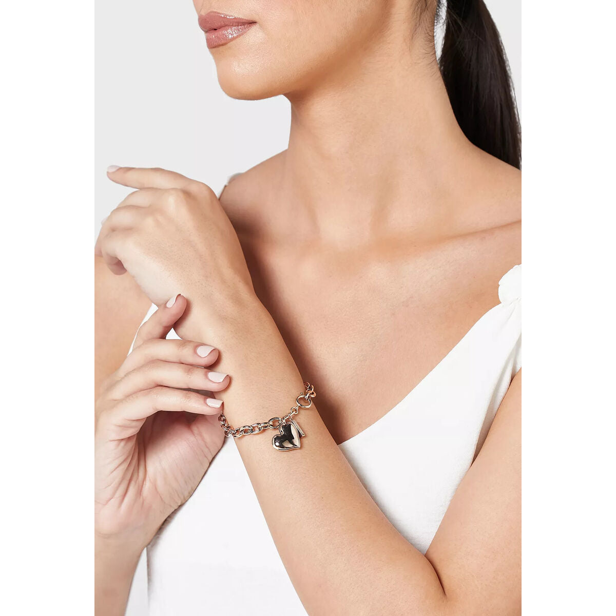 V7H42E86F0505223FB82BD6ED84FE94B39CR4214381P2