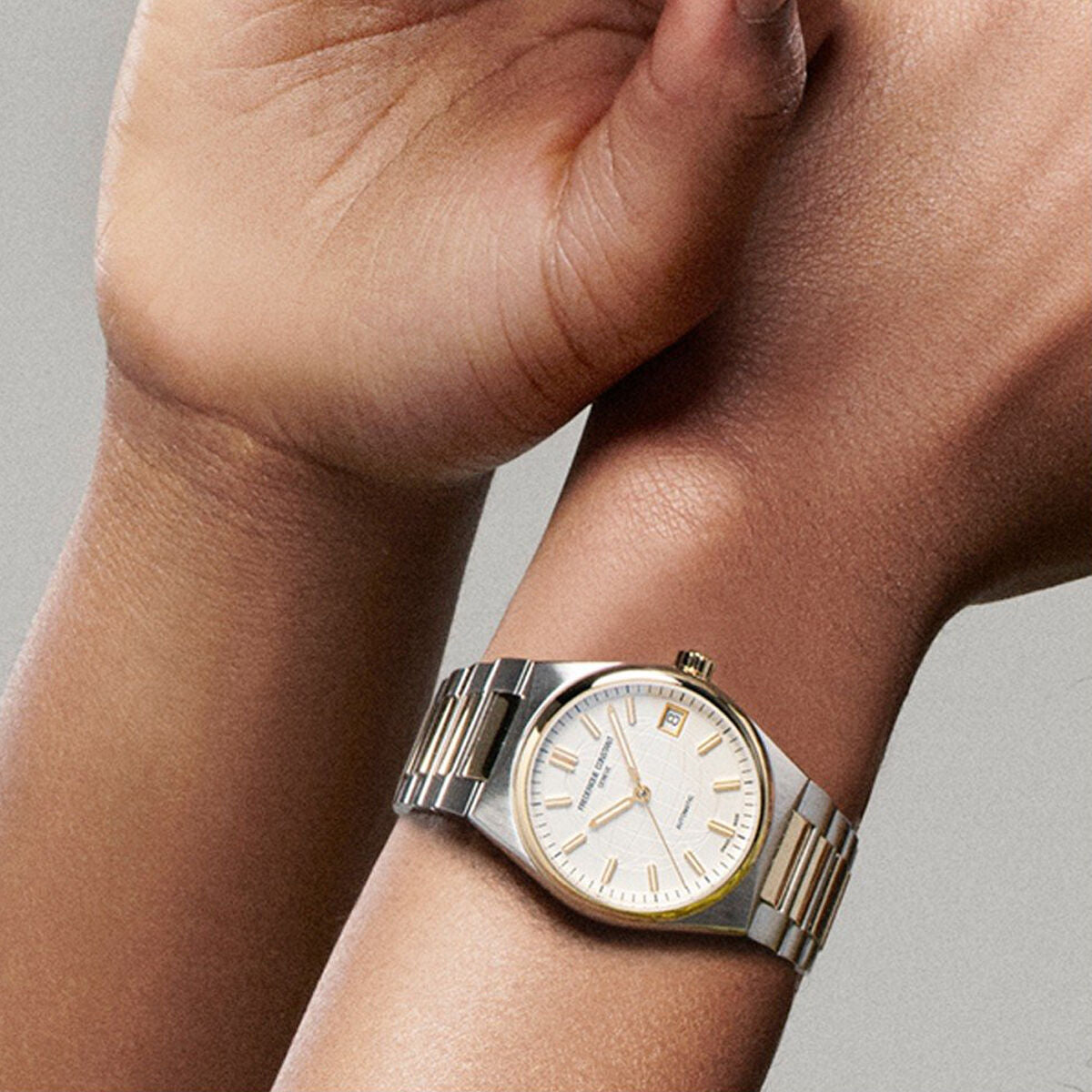 V4H43D4145AABAF381A2F5298F3416B4ABAR7000021P4