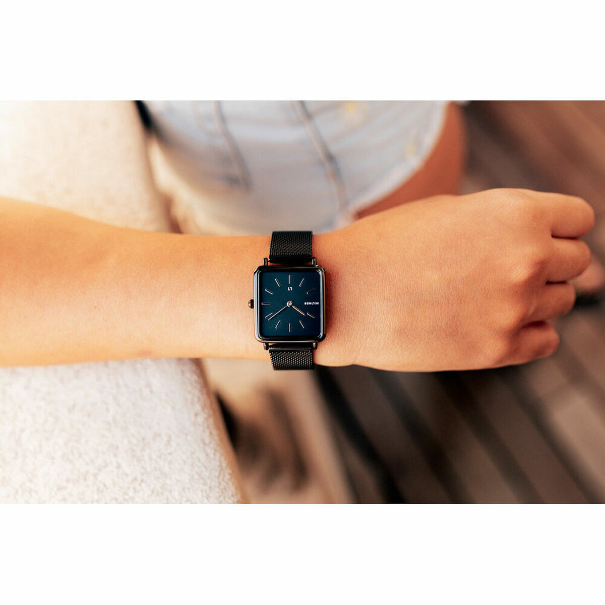 V7H30ADF7B2B197DA1201D6830426F1C79CR4180578P3