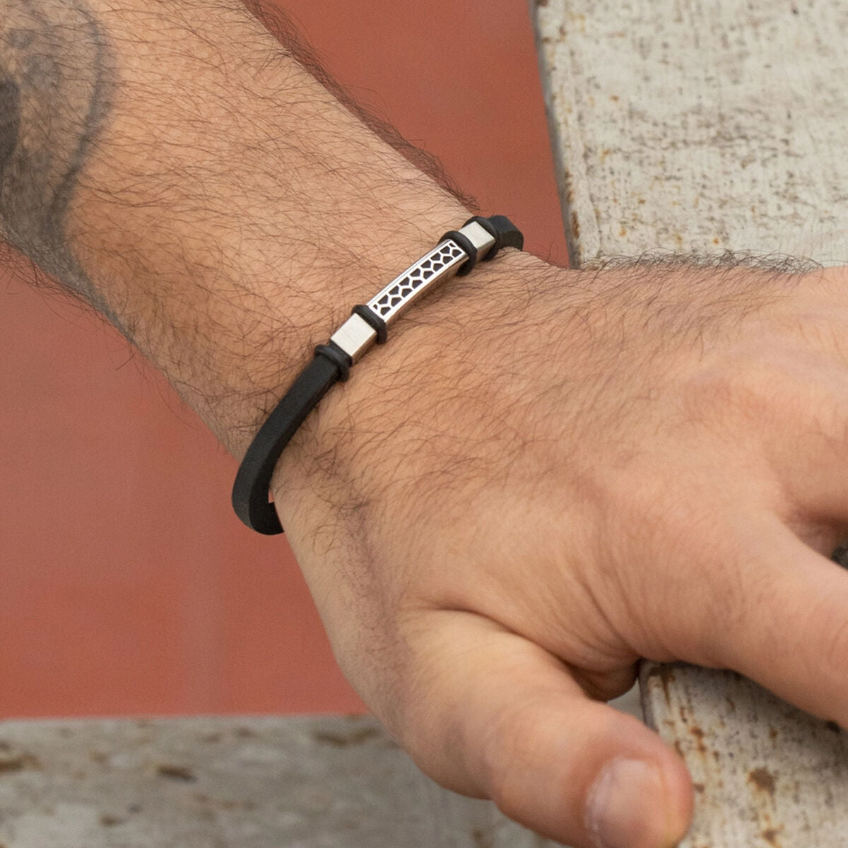 V2H436B329A375BC6DC536CCBE93F70C482R7716546P2