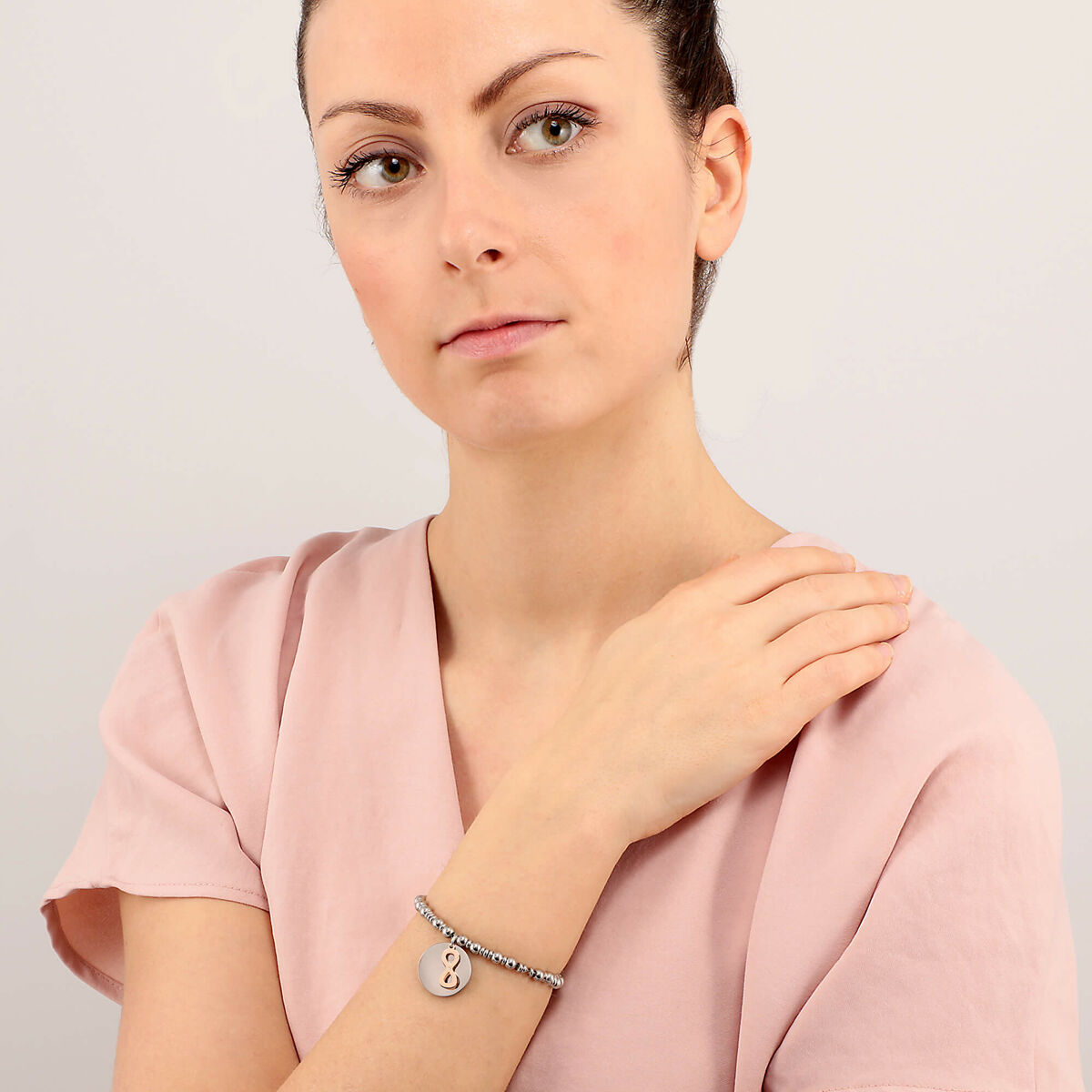 V8H842E6B28041A31659F0D4A4A50D41F90R3605069P4