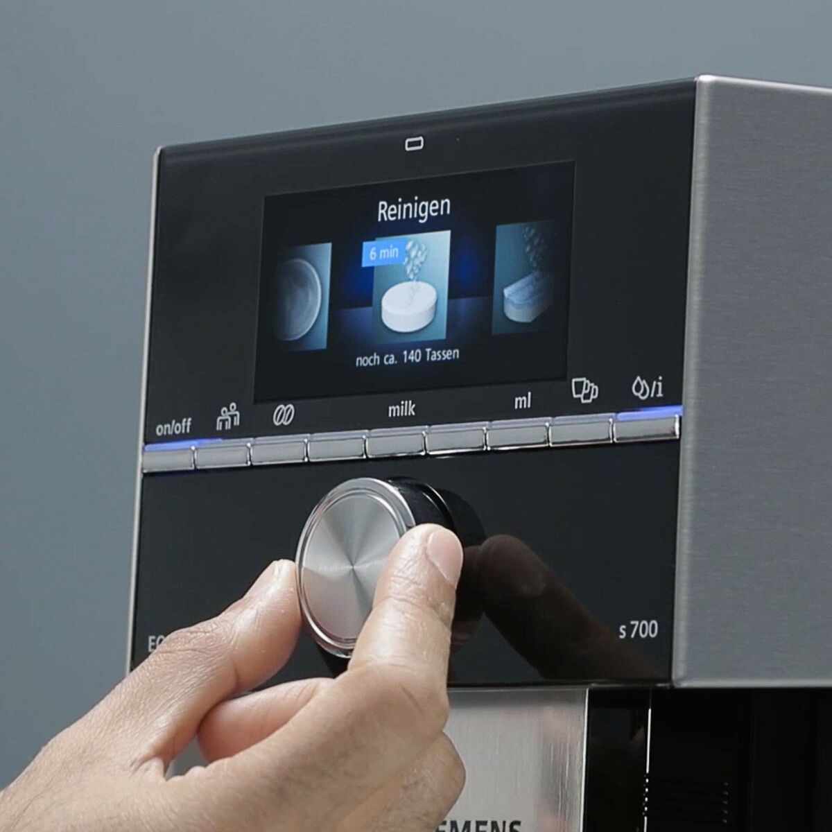 V8HE72EC154EAD1E97624E877490E408A8CR4067026P3