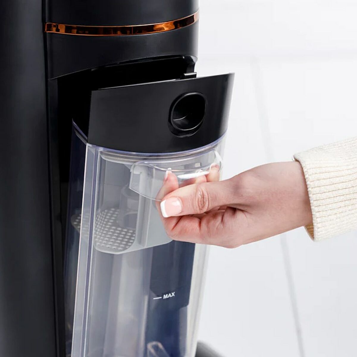 V6HB2116CAECAF4FA1DFCF3BB4B05A800E2R5052476P10