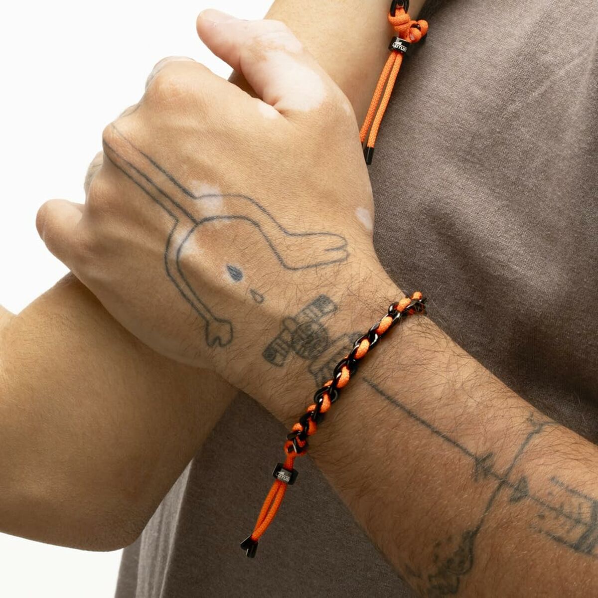 V6HC76226FEBF2D6816F00CC6B50F9870E1R4552212P2