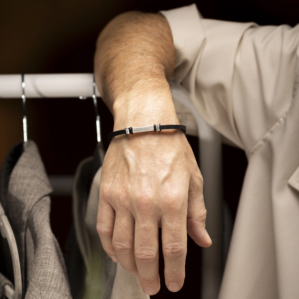 V2HC208EAE4B0747325F0DD71024BD596C1R7716543P2