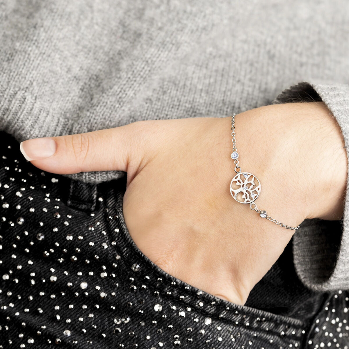 V2H2E81723E873F694B7D1B06F562088E4BR7716196P2